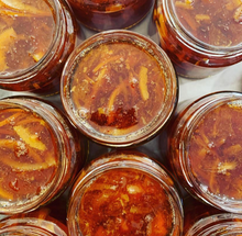 Load image into Gallery viewer, sweet orange & vanilla marmalade